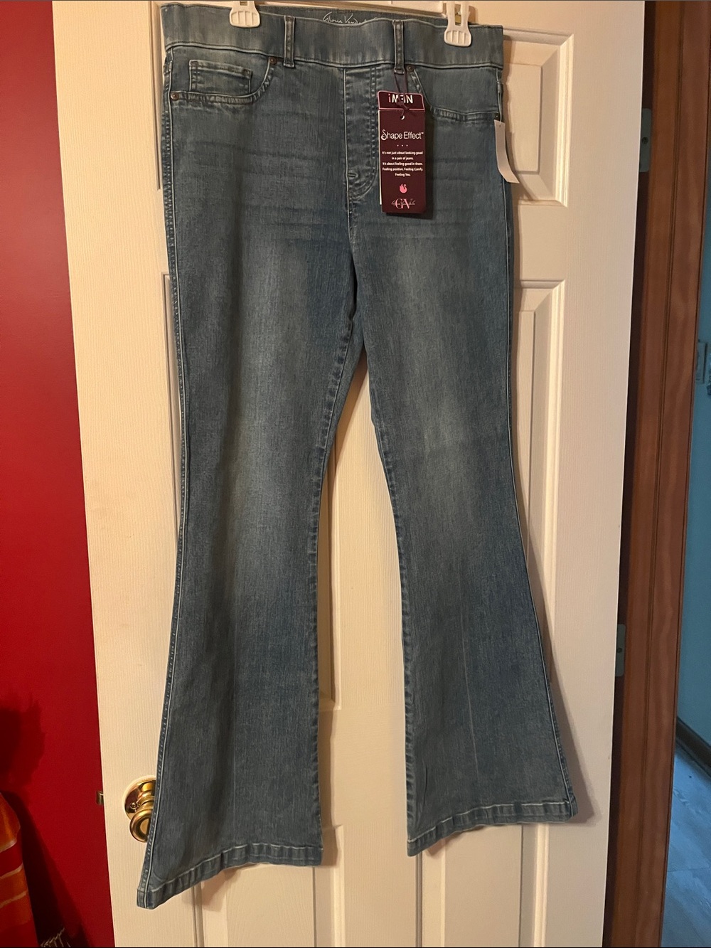 Gloria Vanderbilt Shape Effect  Medium Blue Flare Jeans - Women's size 12